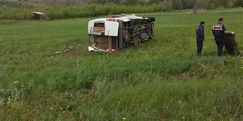 Y­o­l­c­u­ ­m­i­n­i­b­ü­s­ü­ ­y­a­y­l­a­ ­y­o­l­u­n­d­a­ ­d­e­v­r­i­l­d­i­:­ ­7­ ­ö­l­ü­,­ ­4­ ­y­a­r­a­l­ı­ ­(­3­)­ ­-­ ­Y­a­ş­a­m­ ­H­a­b­e­r­l­e­r­i­